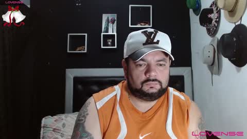 Snapshot of perverseveteranmanxxx chatting on December 29, 4:08 pm Carlos online show from December 29, 4:08 pm