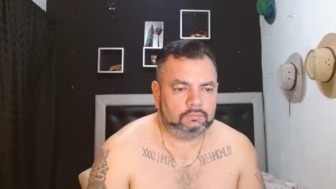 Snapshot of perverseveteranmanxxx chatting on January 26, 2:41 pm Carlos online show from January 26, 2:41 pm