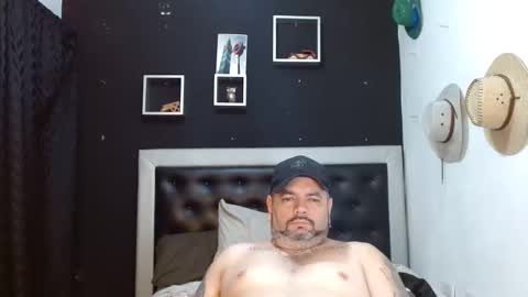 Snapshot of perverseveteranmanxxx chatting on February 1, 2:16 am Carlos online show from February 1, 2:16 am
