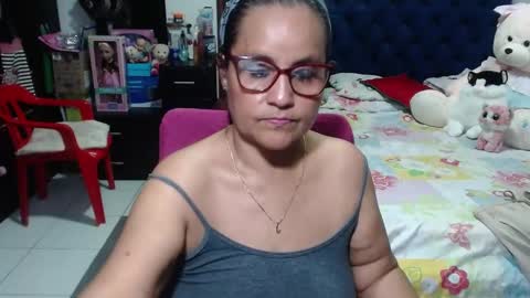 Snapshot of pervert_mommy_x chatting on January 27, 3:28 pm SAMY online show from January 27, 3:28 pm