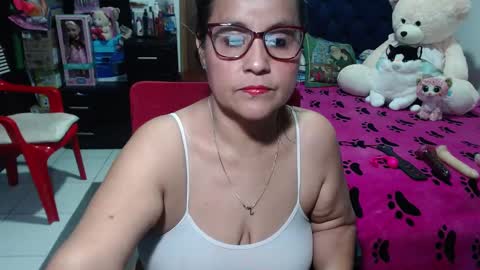 Snapshot of pervert_mommy_x chatting on February 8, 11:22 am SAMY online show from February 8, 11:22 am