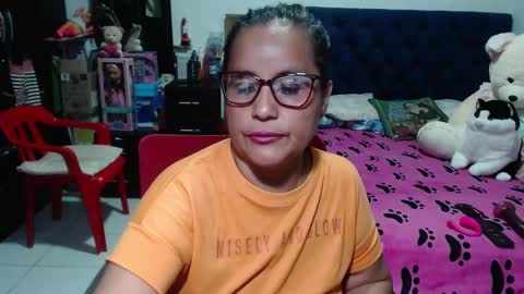 Snapshot of pervert_mommy_x chatting on February 15, 10:22 am SAMY online show from February 15, 10:22 am