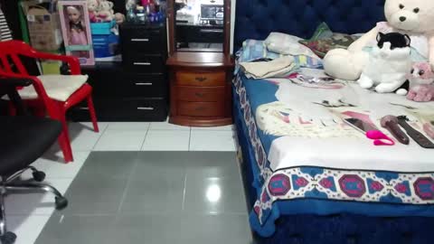 Snapshot of pervert_mommy_x chatting on January 18, 1:29 pm SAMY online show from January 18, 1:29 pm