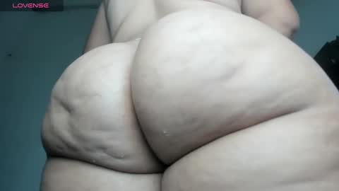 Snapshot of pervertt_mommy chatting on February 13, 10:02 am Alexandra online show from February 13, 10:02 am