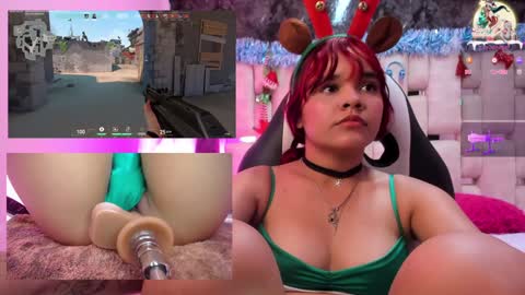 Snapshot of petitesally_ chatting on December 20, 9:28 pm Sally online show from December 20, 9:28 pm