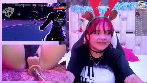 Snapshot of petitesally_ chatting on December 21, 8:54 pm Sally online show from December 21, 8:54 pm