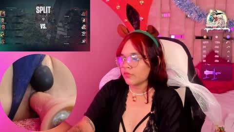 Snapshot of petitesally_ chatting on December 26, 11:03 pm Sally online show from December 26, 11:03 pm