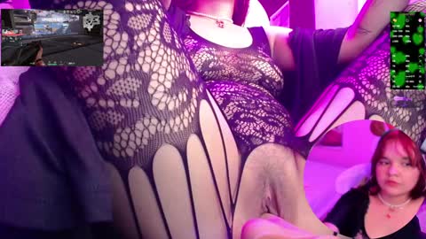 Snapshot of petitesally_ chatting on December 27, 9:22 pm Sally online show from December 27, 9:22 pm