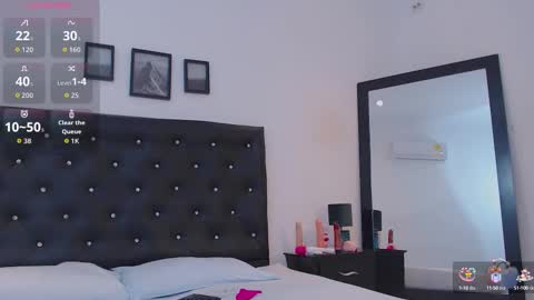 petitteslutt_ online show from September 13, 8:33 pm