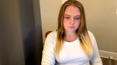 Snapshot of phatassblond chatting on January 25, 8:42 pm PhatAssBlond online show from January 25, 8:42 pm