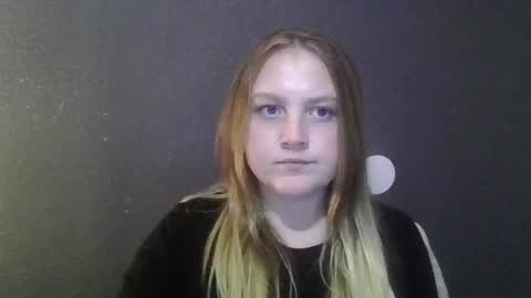 Snapshot of phatassblond chatting on March 5, 3:18 am PhatAssBlond online show from March 5, 3:18 am