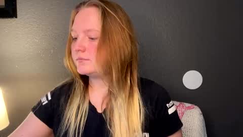Snapshot of phatassblond chatting on February 23, 5:50 pm PhatAssBlond online show from February 23, 5:50 pm