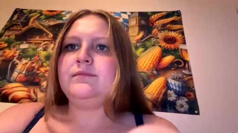 Snapshot of phatassblond chatting on September 16, 10:24 pm PhatAssBlond online show from September 16, 10:24 pm