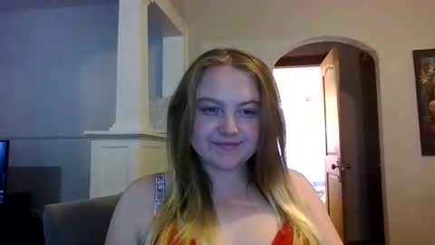 Snapshot of phatassblond chatting on February 12, 4:55 pm PhatAssBlond online show from February 12, 4:55 pm