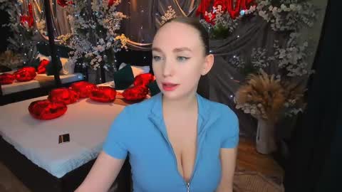 Emelie online show from February 21, 7:43 pm