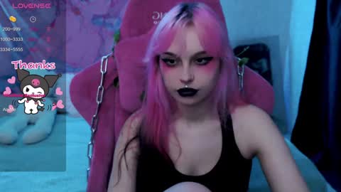 Snapshot of pineapple_dope chatting on December 22, 10:58 pm Nancy online show from December 22, 10:58 pm