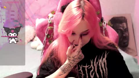 Snapshot of pineapple_dope chatting on March 7, 12:58 am Nancy online show from March 7, 12:58 am