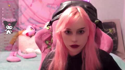 Snapshot of pineapple_dope chatting on February 20, 10:59 pm Nancy online show from February 20, 10:59 pm
