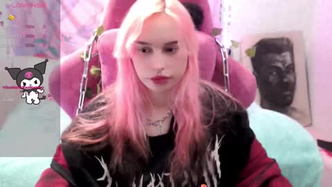 Snapshot of pineapple_dope chatting on February 24, 9:41 pm Nancy online show from February 24, 9:41 pm
