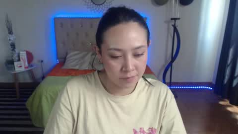 pink_blossom_ online show from September 11, 3:46 pm