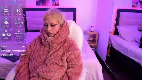pink_maddy online show from September 13, 9:56 am
