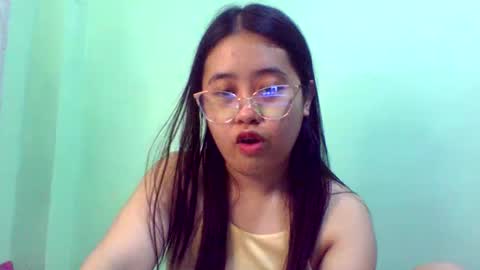Snapshot of pinkish_shine chatting on February 28, 6:21 am Hi its me shine online show from February 28, 6:21 am