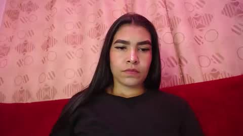 Snapshot of pinks_girls chatting on January 29, 2:19 am pinks_girls online show from January 29, 2:19 am