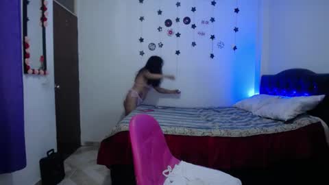 Snapshot of pinky_pinky_ chatting on February 21, 2:59 pm VIOLETA LOPEZ online show from February 21, 2:59 pm