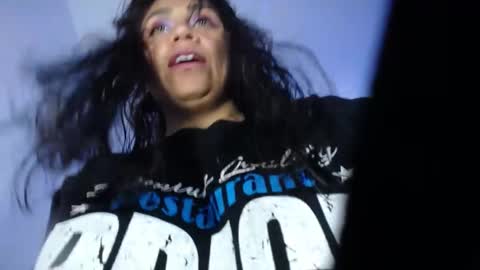 Snapshot of pinky_pinky_ chatting on January 6, 7:56 pm VIOLETA LOPEZ online show from January 6, 7:56 pm