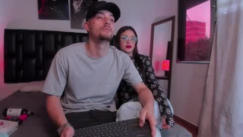 JUAN AND JULI online show from February 1, 9:29 pm