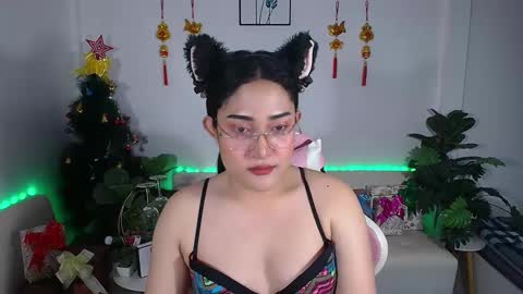 Ploysai online show from January 15, 7:05 am