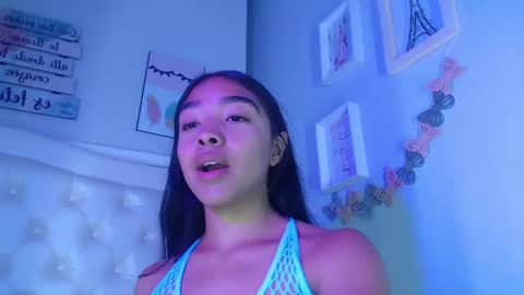 Snapshot of pocahontas_moon chatting on September 22, 1:15 pm Pocahontas online show from September 22, 1:15 pm