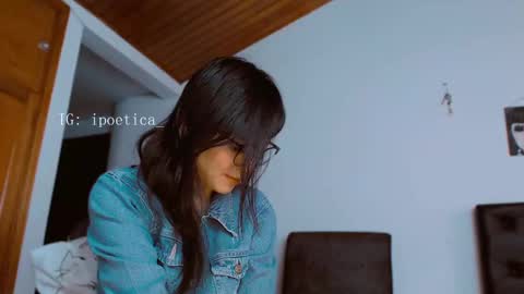 Snapshot of poeeticaa_ chatting on March 1, 12:34 pm IG ipoetica online show from March 1, 12:34 pm