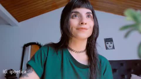 Snapshot of poeeticaa_ chatting on December 18, 8:36 pm IG ipoetica online show from December 18, 8:36 pm
