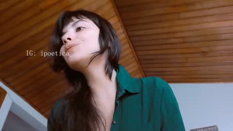 Snapshot of poeeticaa_ chatting on January 30, 12:16 pm IG ipoetica online show from January 30, 12:16 pm