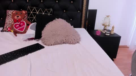 Snapshot of preciousailly chatting on March 5, 11:38 am Ailyn online show from March 5, 11:38 am