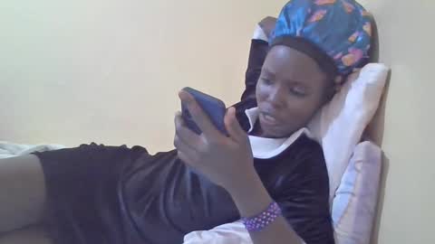 pretty_petite_ebony online show from January 25, 7:18 pm