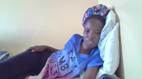 pretty_petite_ebony online show from February 9, 11:04 am