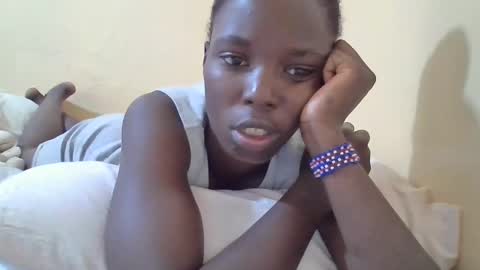 pretty_petite_ebony online show from March 3, 4:47 am