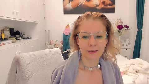 Snapshot of prettyblackeyes chatting on January 20, 9:46 am wilma online show from January 20, 9:46 am