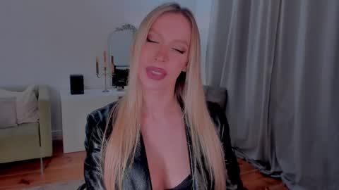 Eva online show from December 7, 11:18 pm