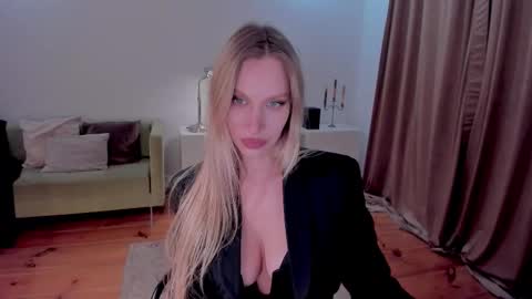 Eva online show from March 2, 10:59 pm
