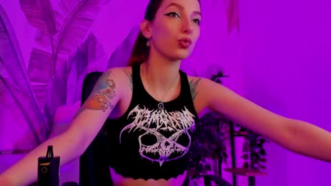 Snapshot of prettyreckess chatting on January 9, 10:52 am Mila -NONUDE MODEL online show from January 9, 10:52 am
