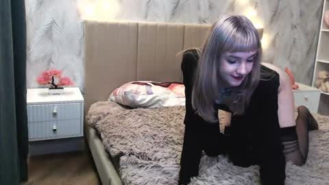 Snapshot of princessshy___ chatting on December 23, 4:50 pm 18 y.o online show from December 23, 4:50 pm