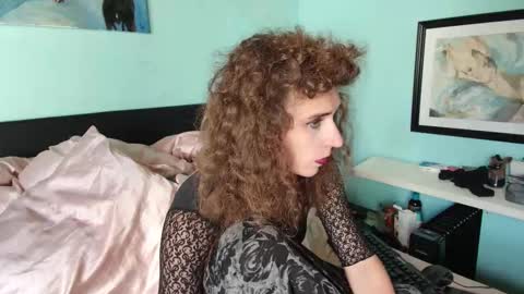 Snapshot of prxscillia_tx chatting on September 9, 1:33 pm prxscillia_tx online show from September 9, 1:33 pm