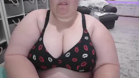 Snapshot of pugglelover chatting on January 25, 11:11 pm Puggie - online show from January 25, 11:11 pm