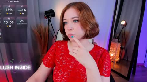 Snapshot of pure_flower_alison chatting on December 31, 6:48 am Alison online show from December 31, 6:48 am