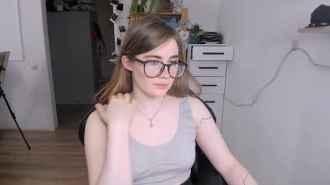 I am Mila online show from September 11, 9:54 am