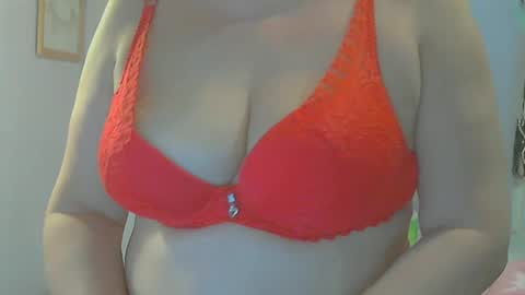 Snapshot of queen_jane8 chatting on February 28, 3:15 pm queen_jane8 online show from February 28, 3:15 pm