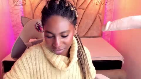 Snapshot of queen_perla_ chatting on February 23, 6:07 am online show from February 23, 6:07 am
